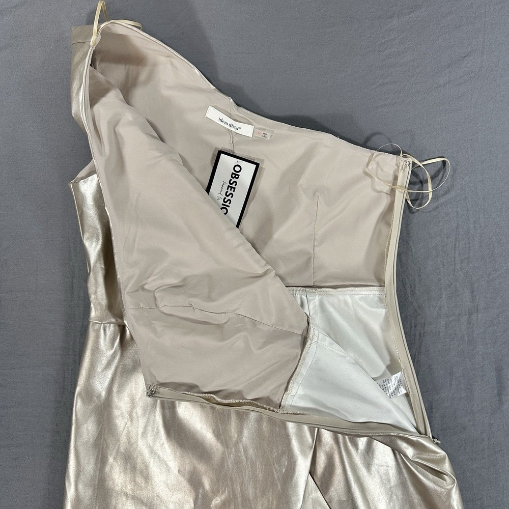 One-Shoulder Metallic Silver Romper - Picture 4 of 11